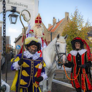 Wil je een bezoekje van Sint & Piet?